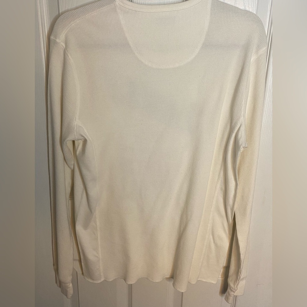 Levi’s Cream Long Sleeve Henley w/ Levi’s Graphic - Picture 3 of 4